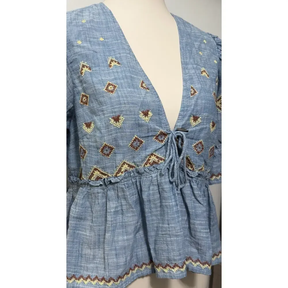 Free People Tallulah Embroidered Chambray Top Boho Shirt Blue Floral Size Large - Picture 2 of 2